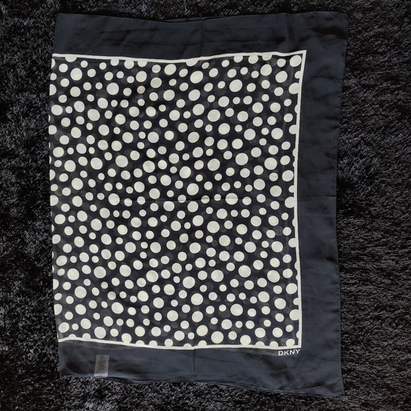 Large Black and White polka dot DKNY shawl scarf - Picture 9 of 9